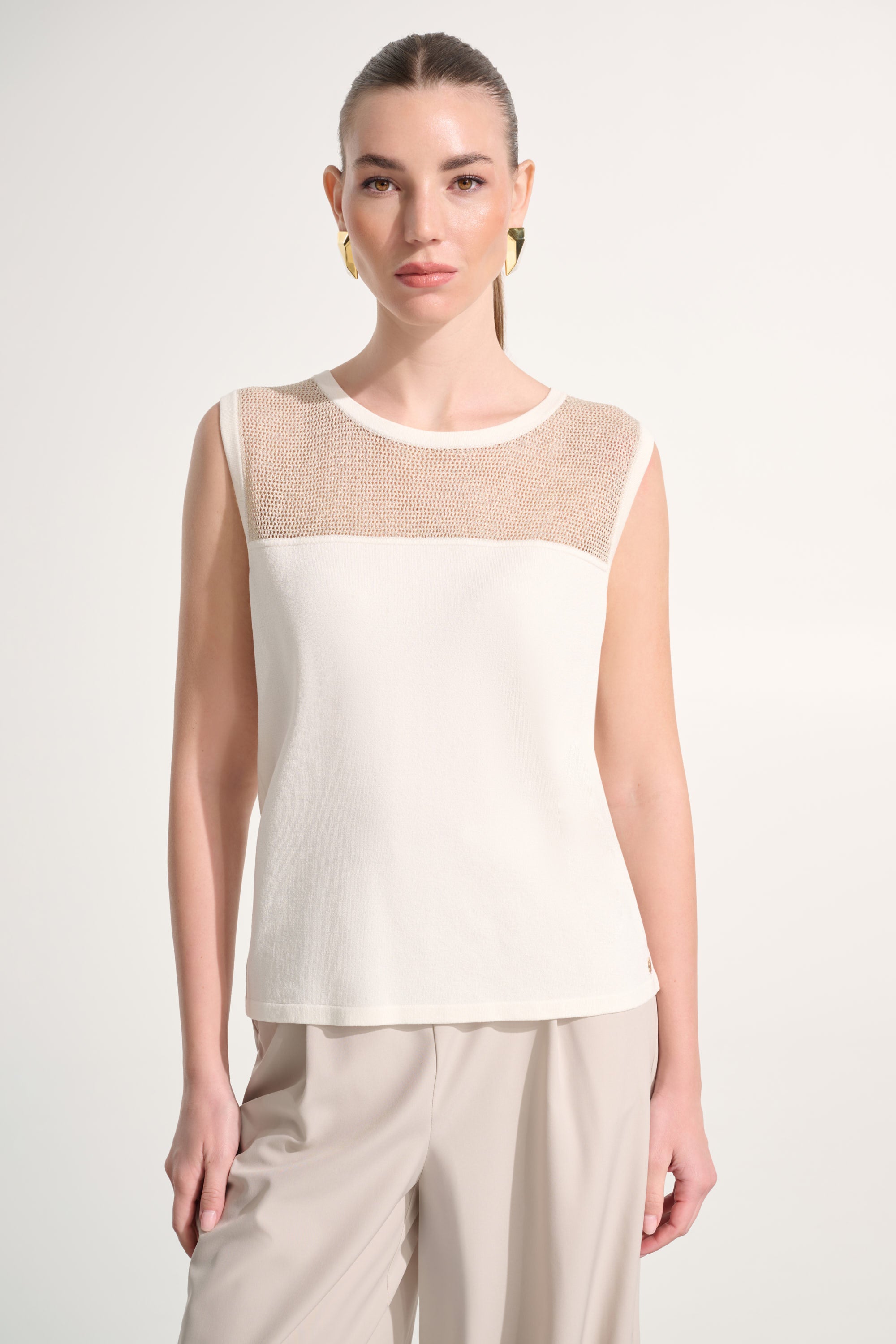 Crew Neck Sleeveless Pullover