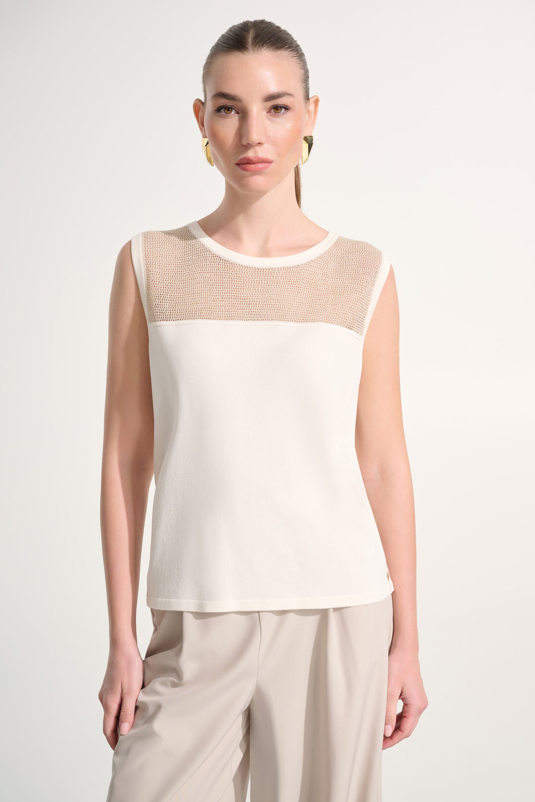 Crew Neck Sleeveless Pullover